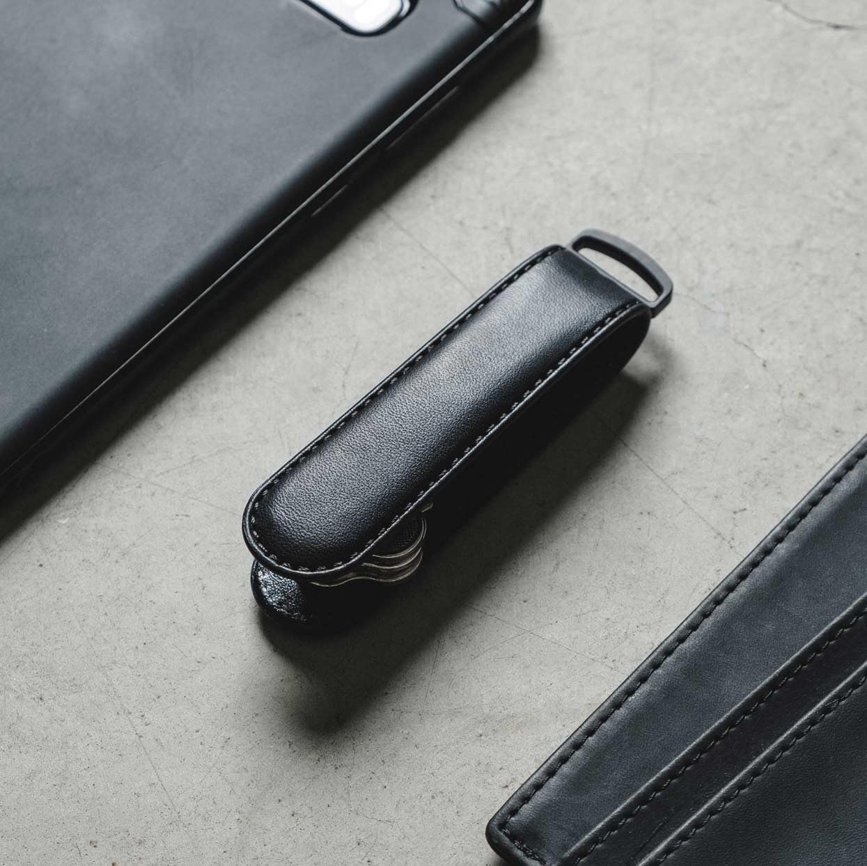 Jibbon Italian Premium Leather Key Organizer - Stylish Key Holder with Marine Grade 316 Stainless Steel, Compact EDC Keychain