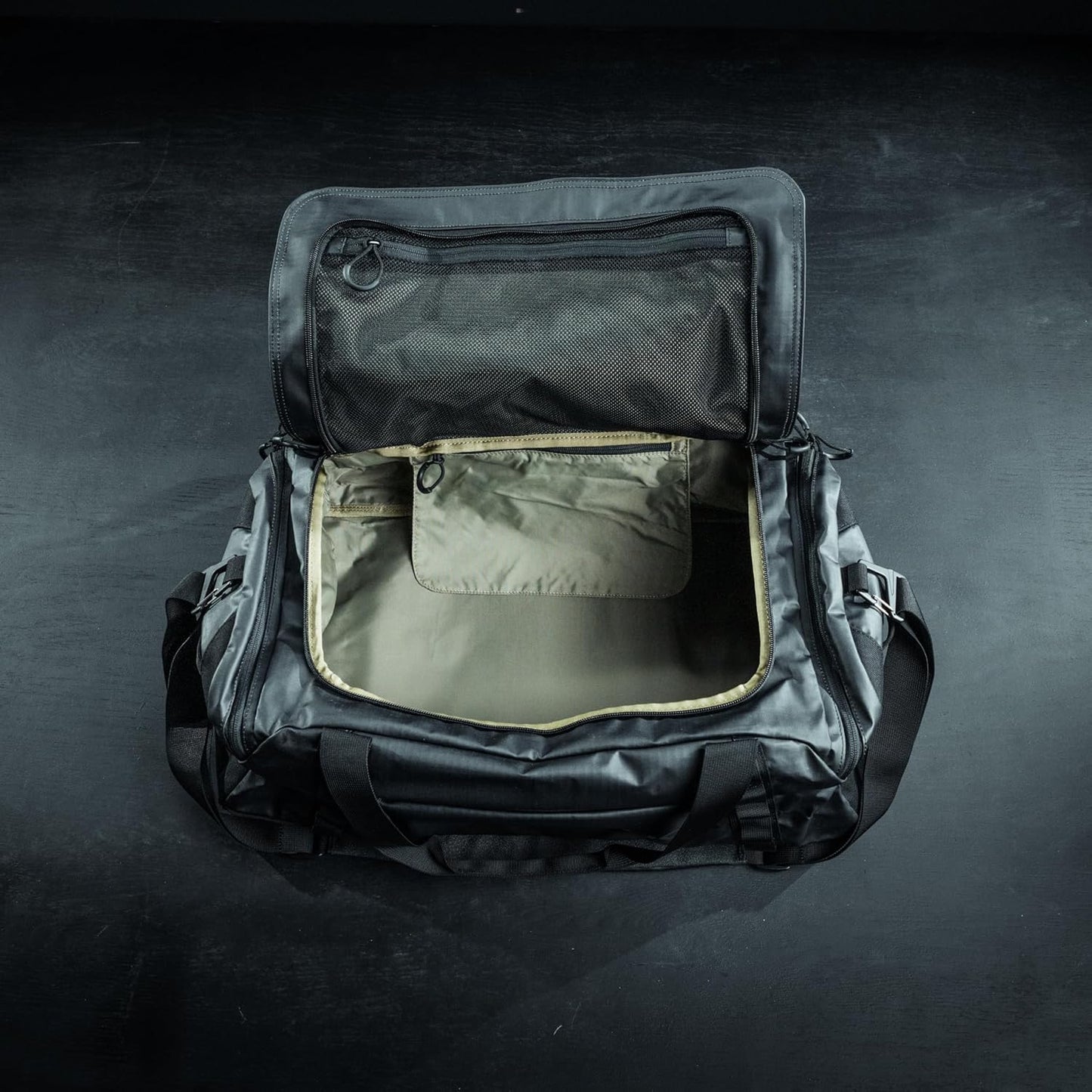 Eberlestock Hyllus Duffel Bag for Men - Durable, Water-Resistant, Small Men's Duffle Bag with Zipper Pockets, Ideal for Travel & Gym, Tactical Gear Bag, Hunting, Fishing, Camping - Dry Earth, 45L