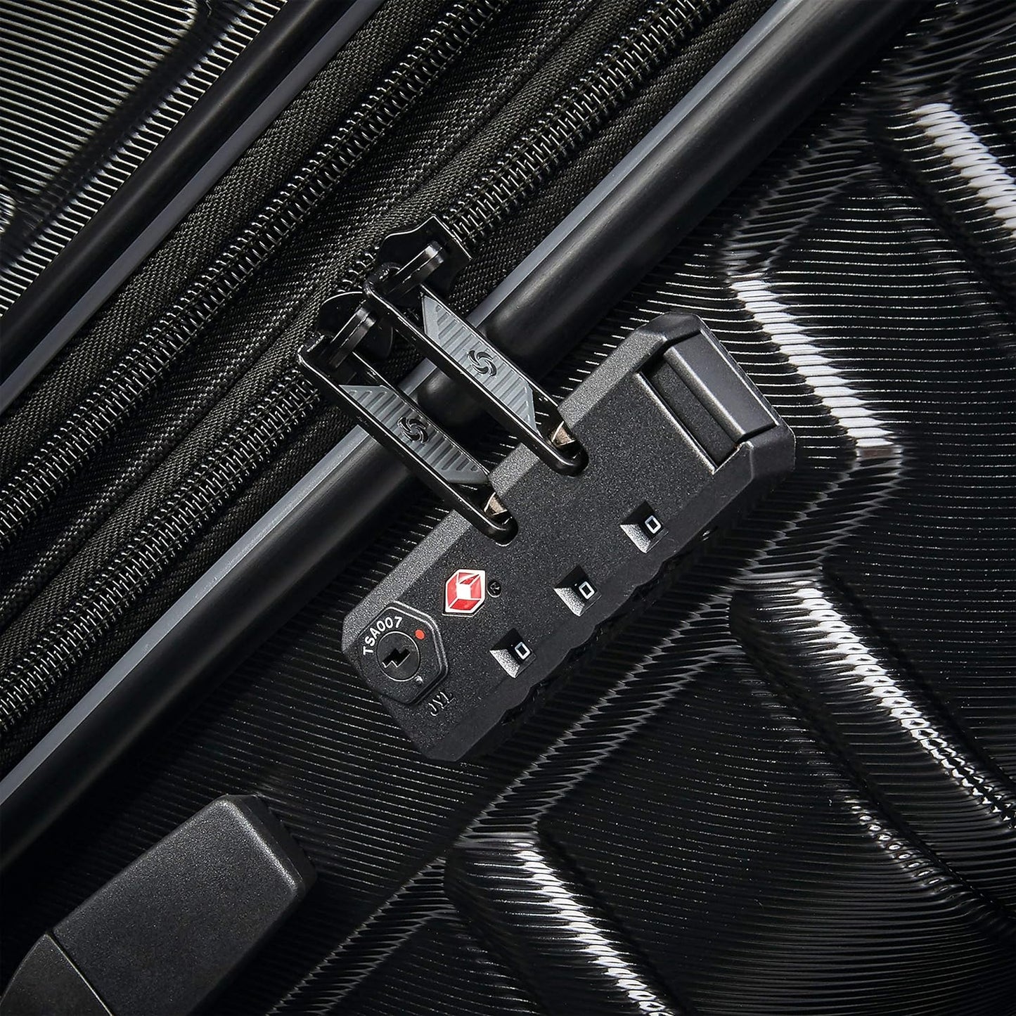 Samsonite Omni 2 24-Inch Medium Checked Hardside Luggage with 360° Spinner Wheels - Scratch Resistant Hardshell - TSA Lock - Expandable Polycarbonate Shell for Lightweight Travel - Midnight Black